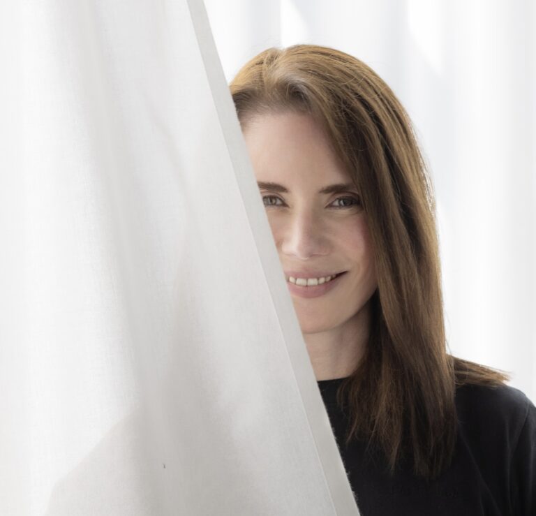 Profilbild von Agathe, Expertin für ästhetische Chirurgie und strategisches Praxiswachstum. Sie unterstützt Frauen auf ihrer ästhetischen Reise und hilft Fachärzten, ihre Patienten besser zu verstehen.